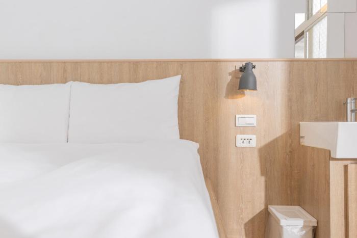 owlstay flip flop hostel garden