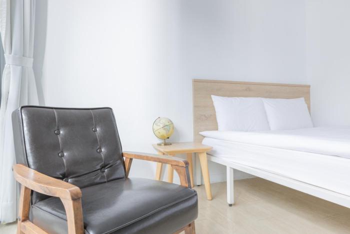 owlstay flip flop hostel garden