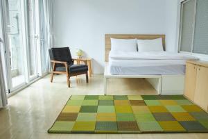 owlstay flip flop hostel garden