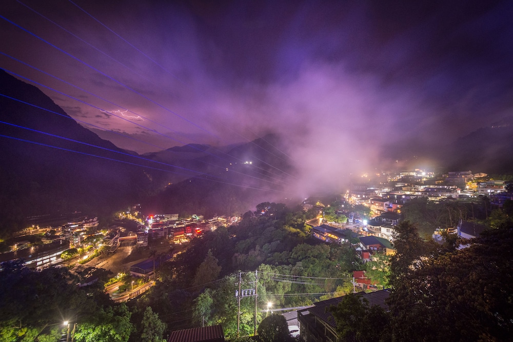 wulai sunglyu spring resort