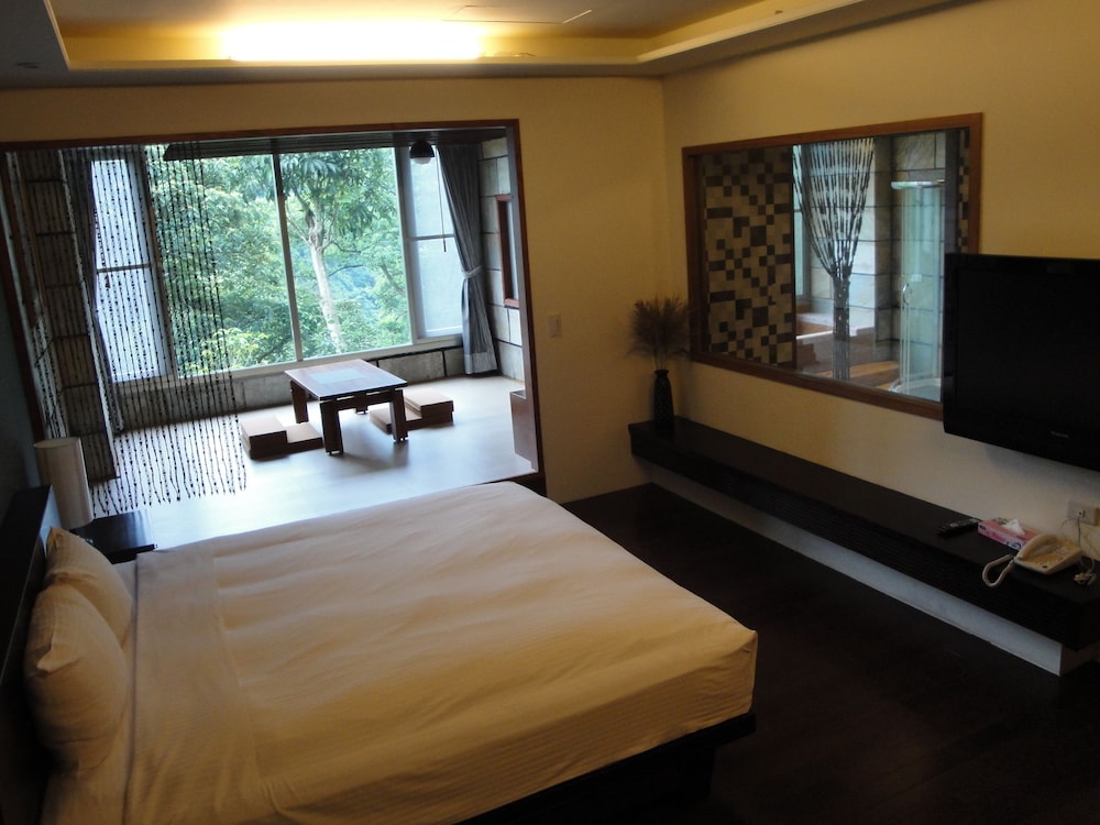 wulai sunglyu spring resort