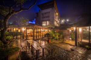 wulai sunglyu spring resort