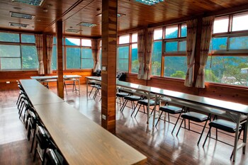 wulai sunglyu spring resort