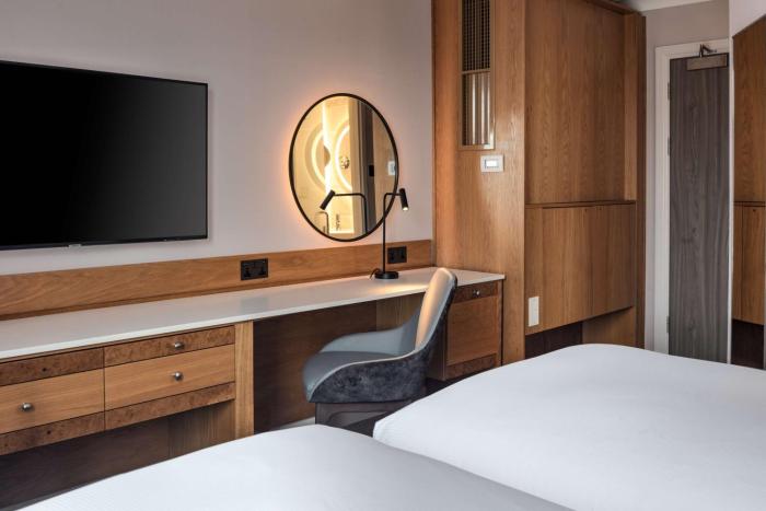 doubletree by hilton bath