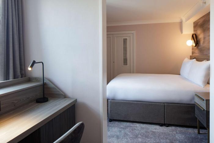 doubletree by hilton bath