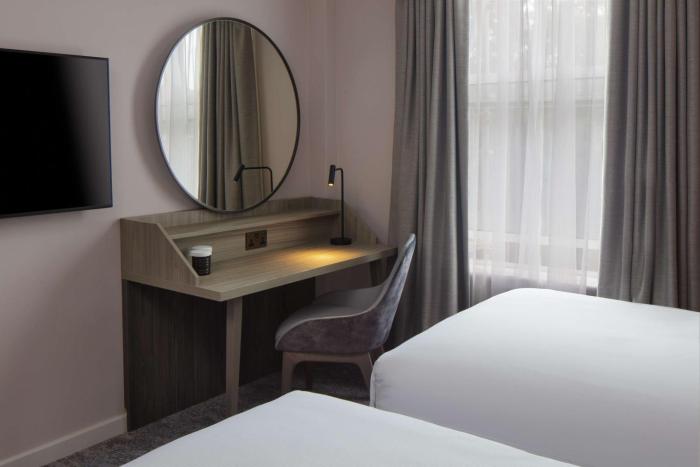 doubletree by hilton bath