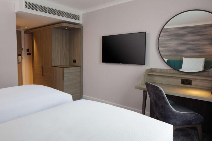 doubletree by hilton bath