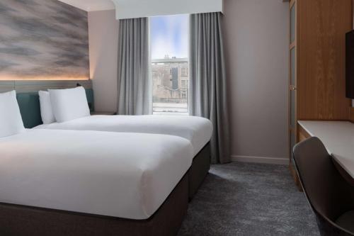 doubletree by hilton bath