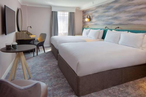 doubletree by hilton bath