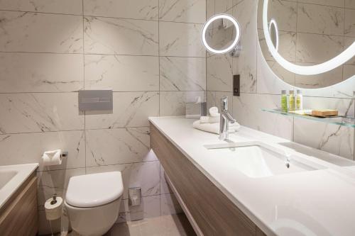 doubletree by hilton bath