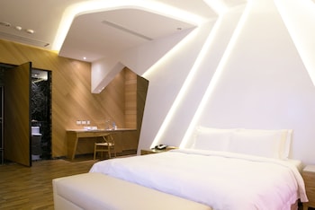 all ur boutique motel hua lian branch