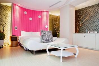 all ur boutique motel hua lian branch