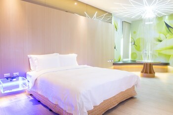 all ur boutique motel hua lian branch