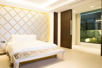 all ur boutique motel hua lian branch