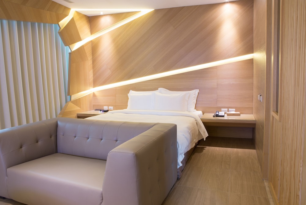 all ur boutique motel hua lian branch