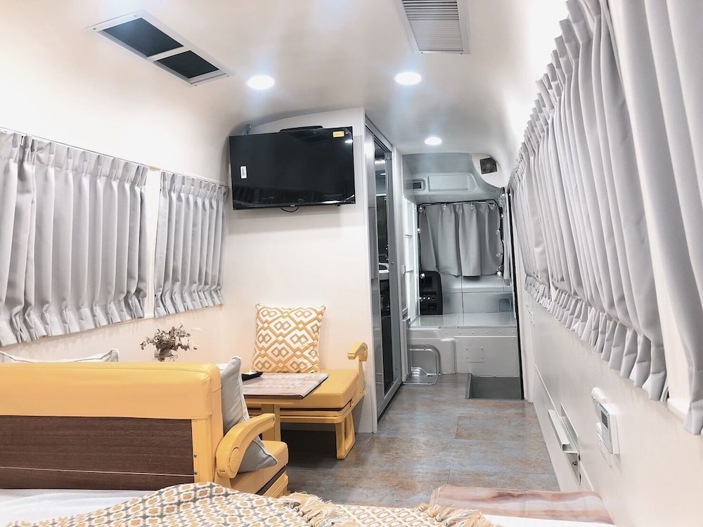 artisan hostel