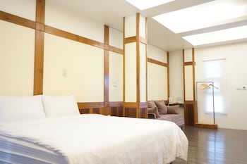 artisan hostel