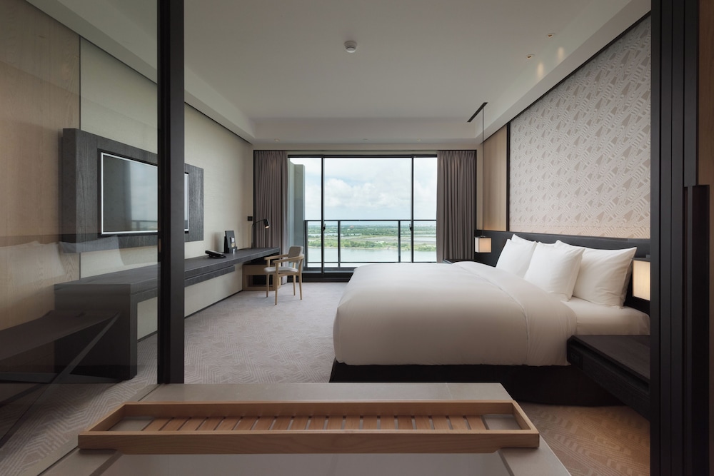crowne plaza tainan by ihg