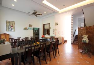 nunu haus guest house