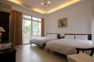 nunu haus guest house
