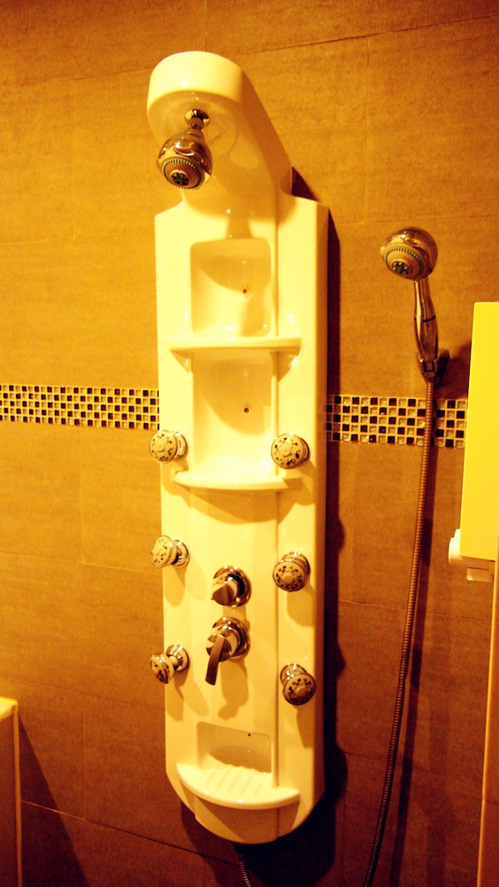 discovery motel tucheng