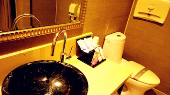 discovery motel tucheng