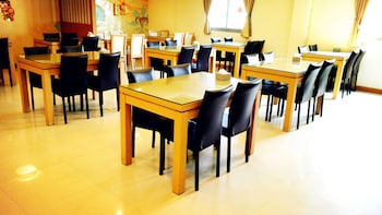 discovery motel tucheng