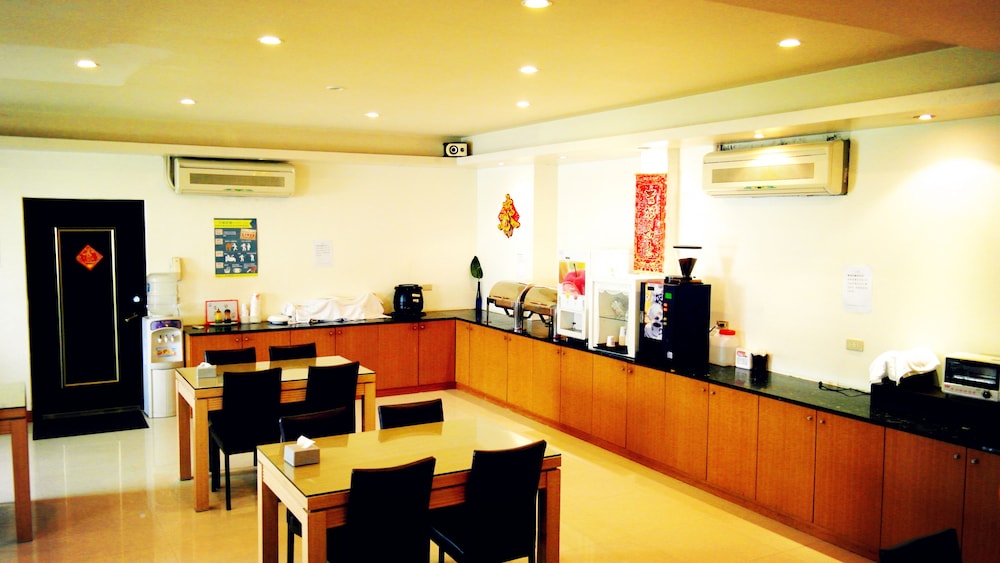 discovery motel tucheng