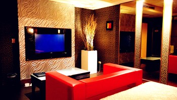 discovery motel tucheng