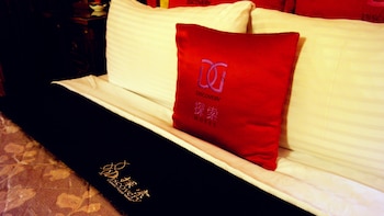 discovery motel tucheng