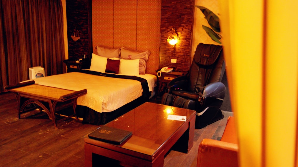 discovery motel tucheng