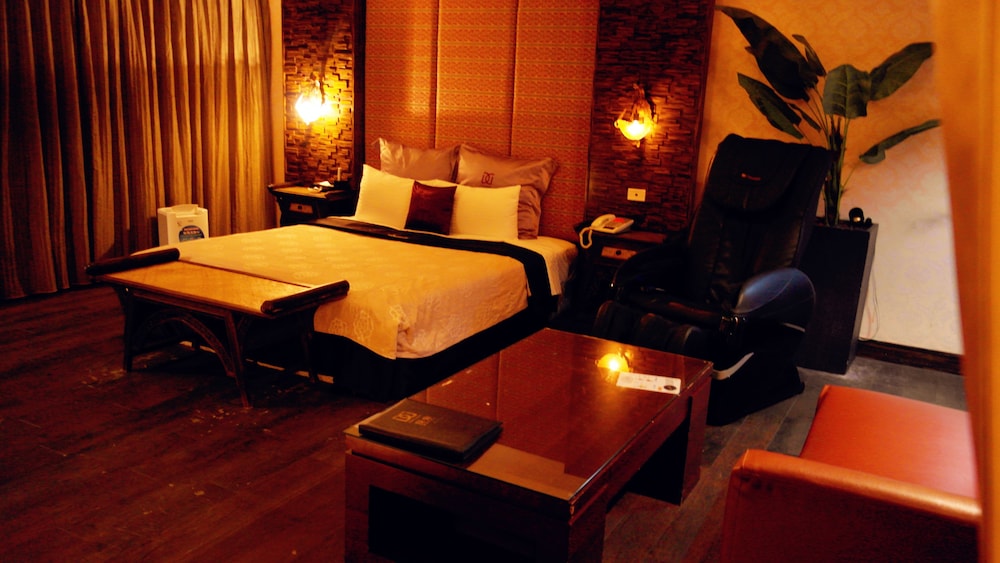 discovery motel tucheng