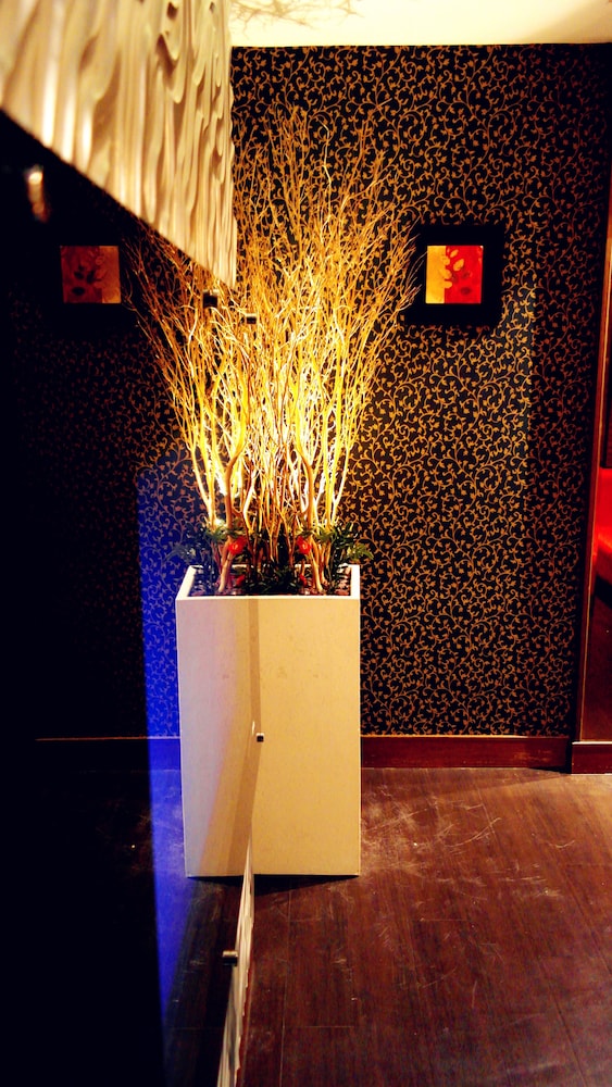 discovery motel tucheng