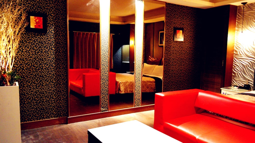 discovery motel tucheng