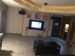 discovery motel tucheng