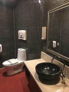 discovery motel tucheng