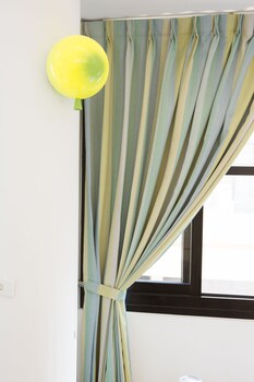 live in the happiness