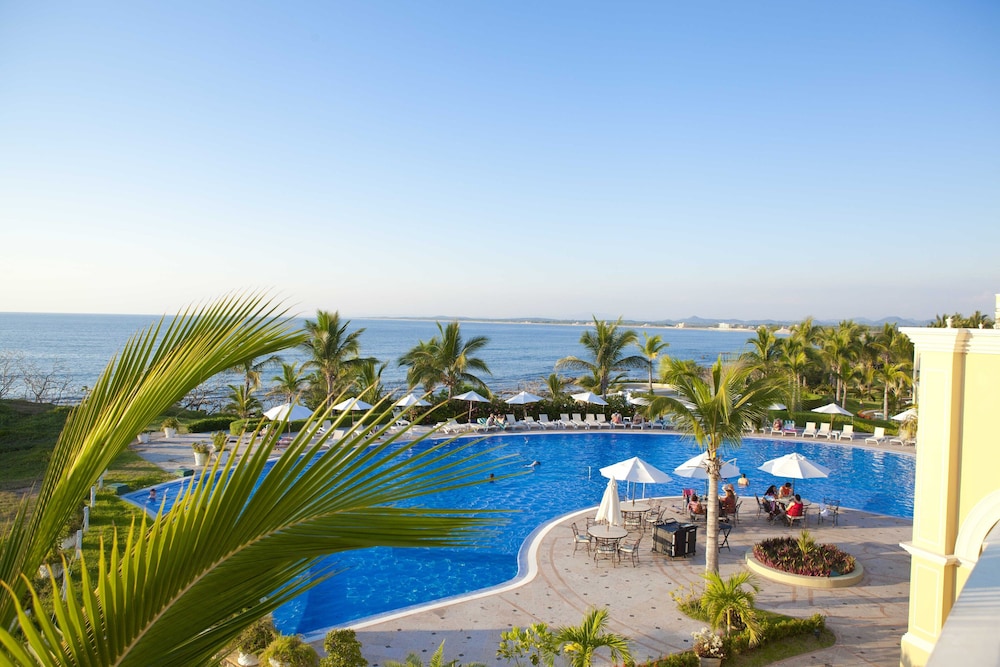 pueblo bonito emerald luxury villas and spa all inclusive