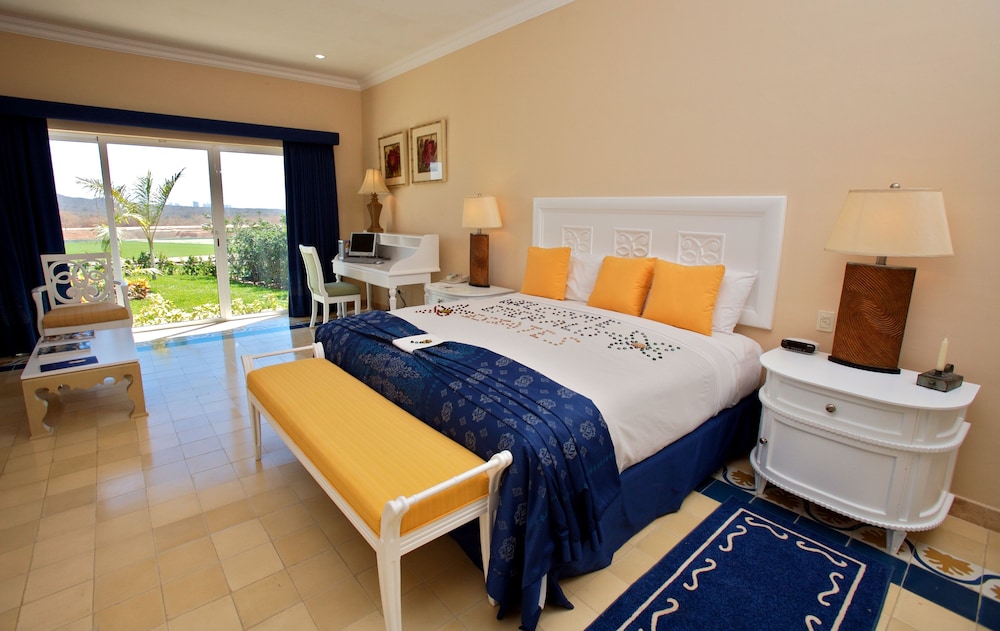 pueblo bonito emerald luxury villas and spa all inclusive