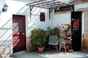 live guest house