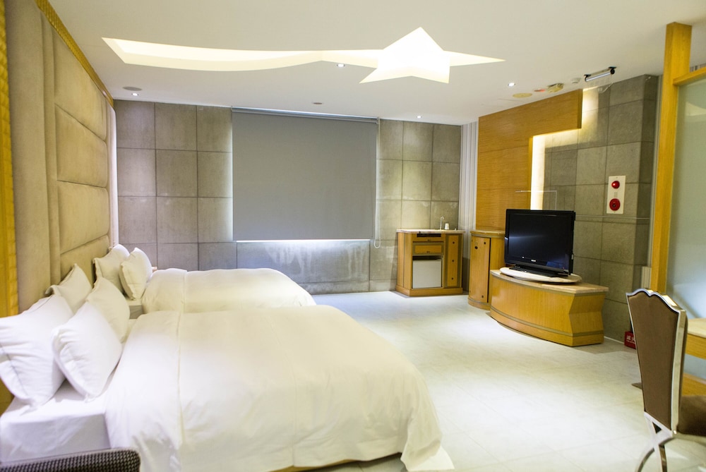 all ur boutique motel jhu shan branch