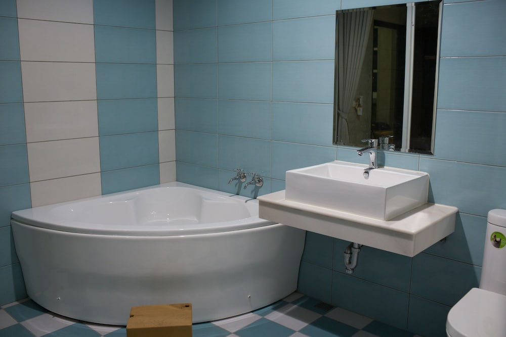 water reflections at ease