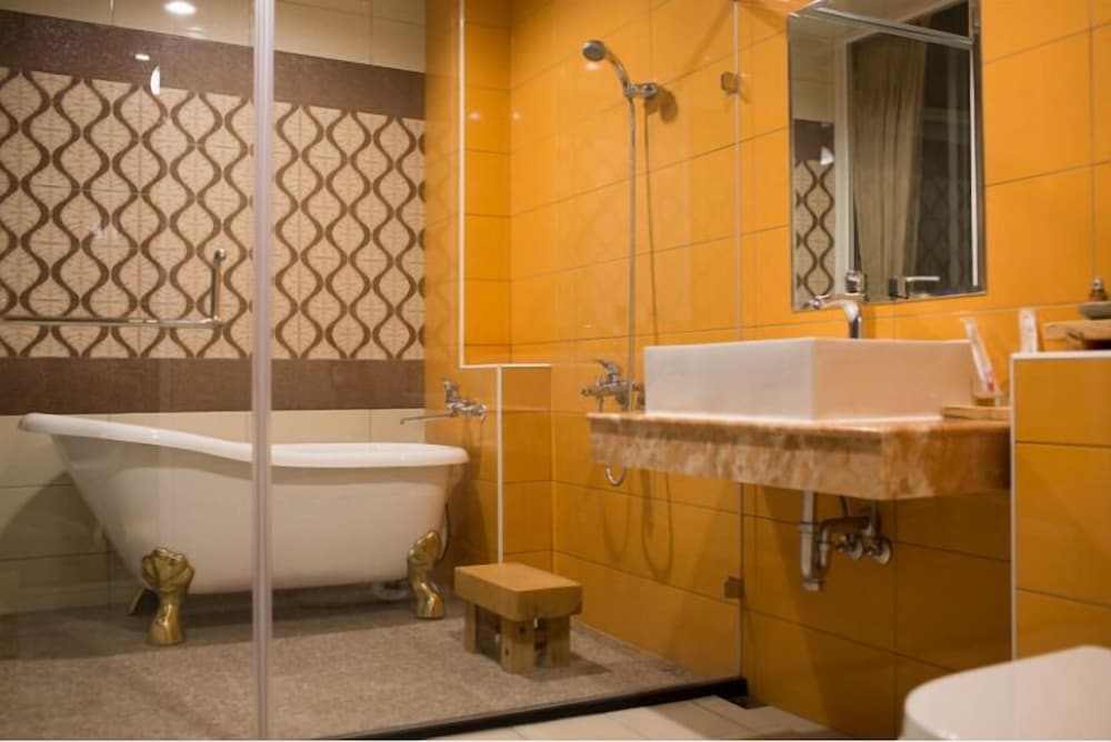 water reflections at ease