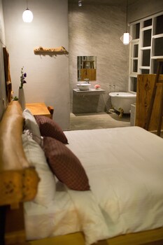 water reflections at ease