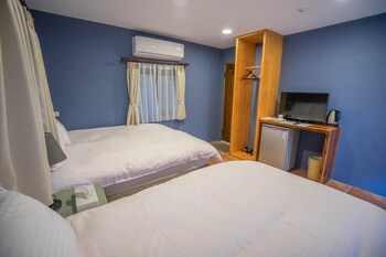 yue lake backpackers