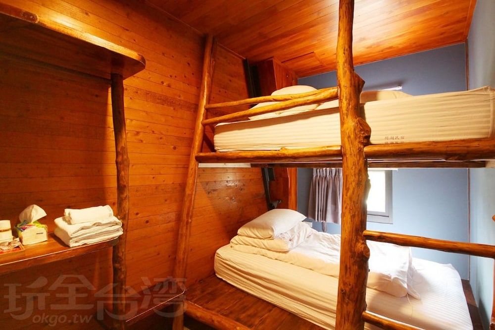 yue lake backpackers