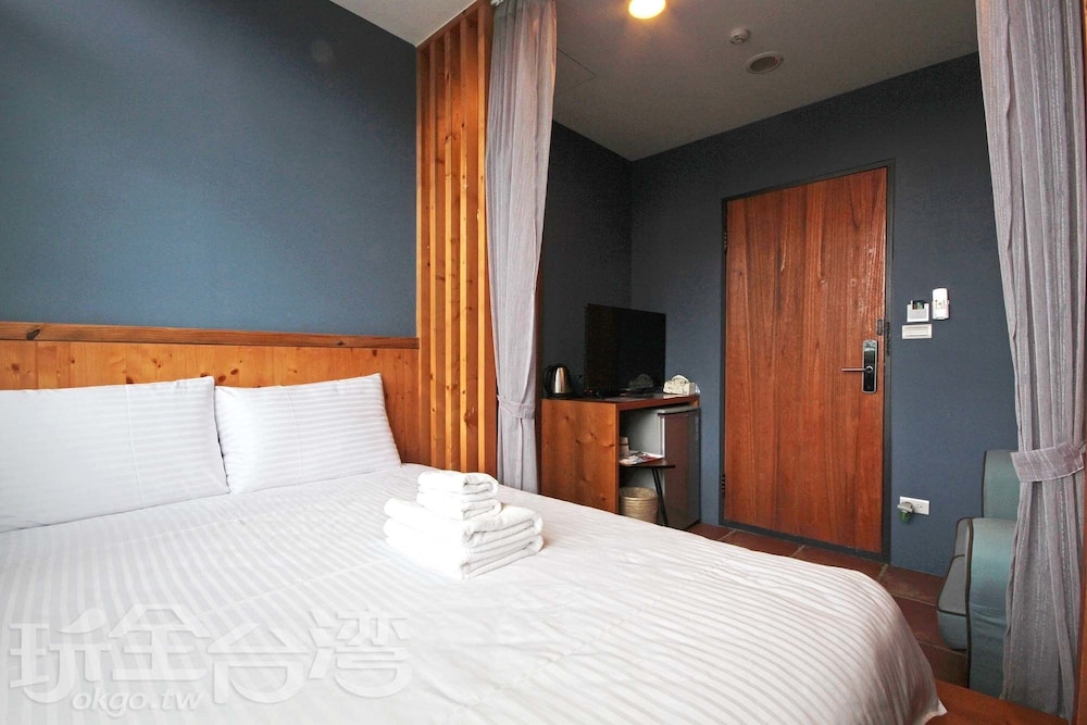 yue lake backpackers