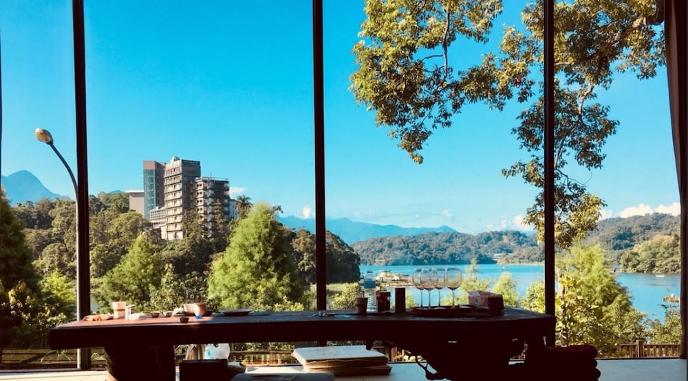 yue lake backpackers