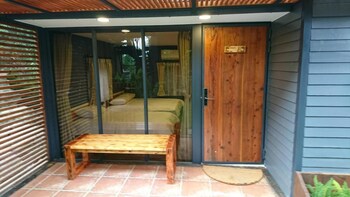 yue lake backpackers