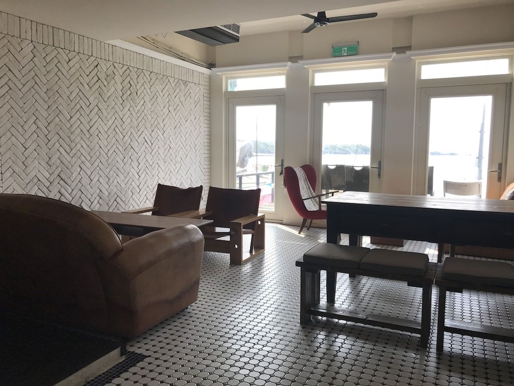 Chill Chill House,Luzhou>>Keelung,3 star